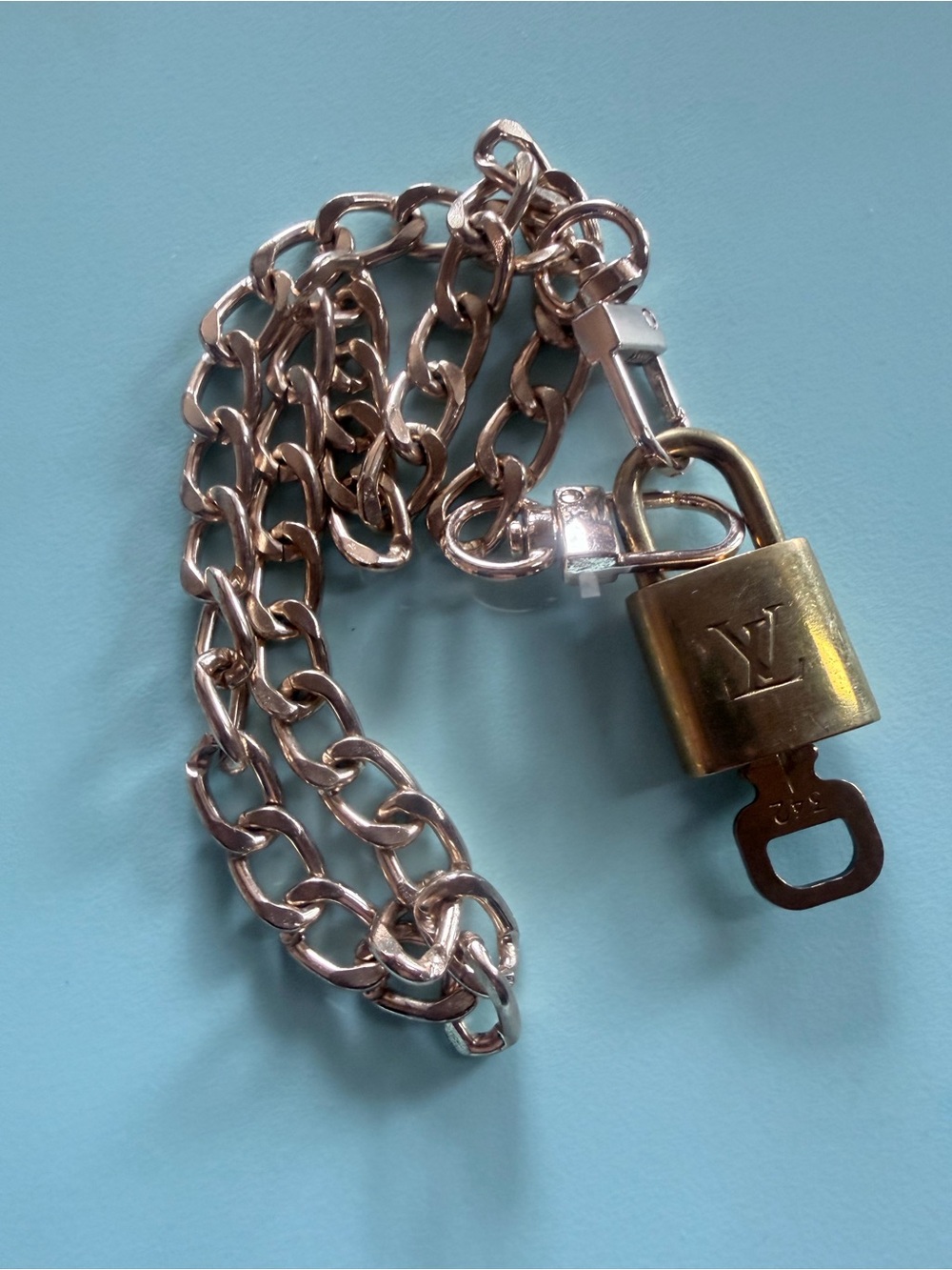 LV lock and key. Number 342 - Picture 3 of 3